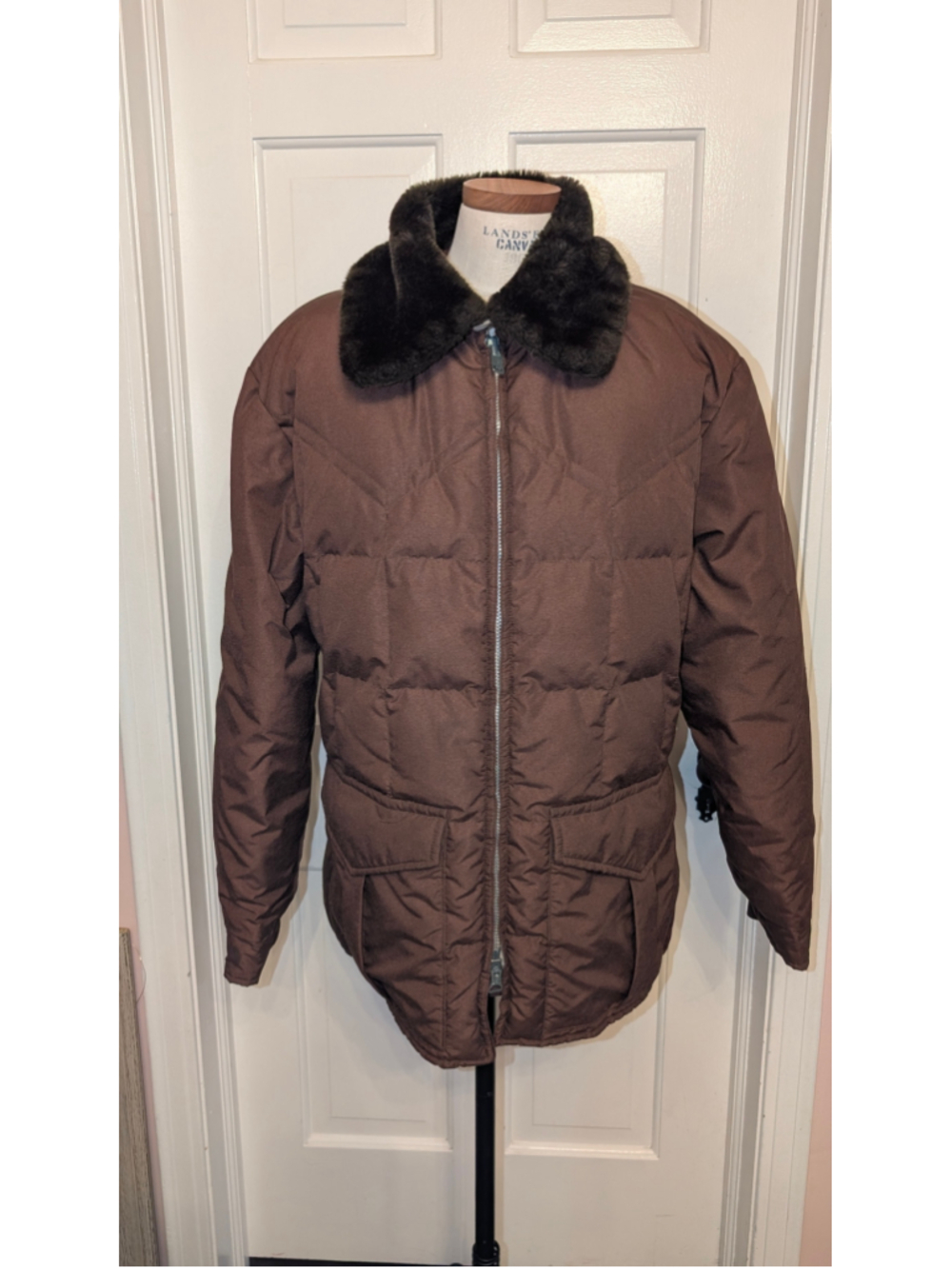 Men's vintage 70s Comfy Brown Puffer Jacket, Size Large